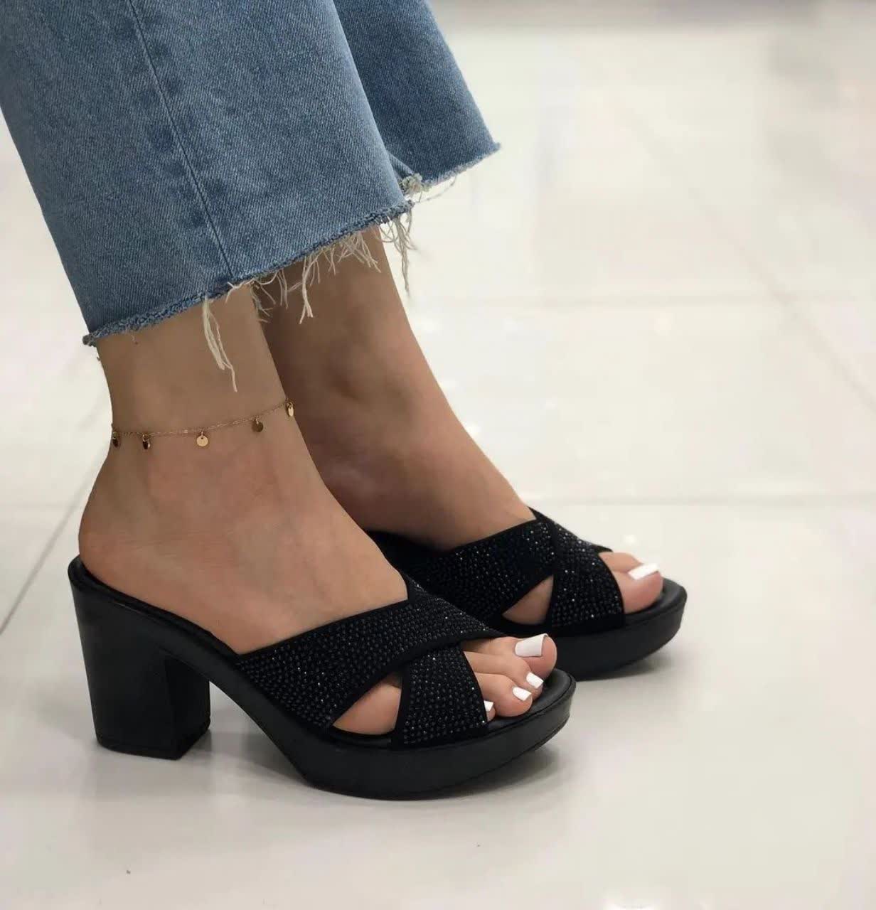 صندل مجلسی زنانه پاشنه 9 سانتی کد 1900 قالب یک سایز کوچیک